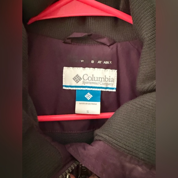 Columbia Waterproof Rain Jacket Berry - Picture 4 of 5